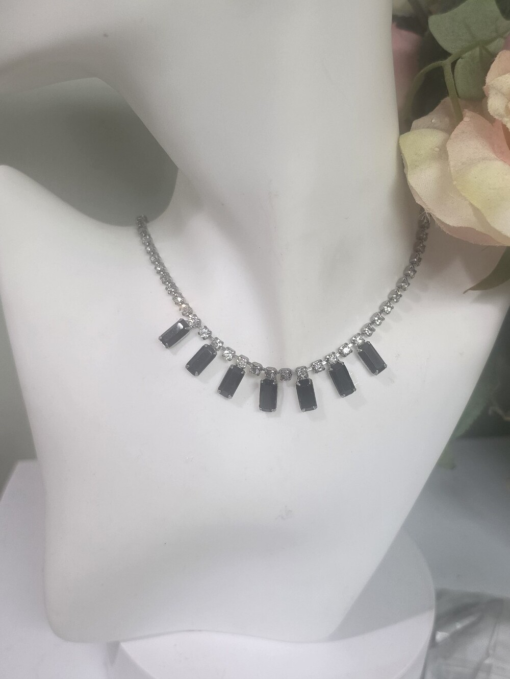 True Vintage Elegant Blue Sapphire Crystal Bar Pendant Necklace - Adjustable